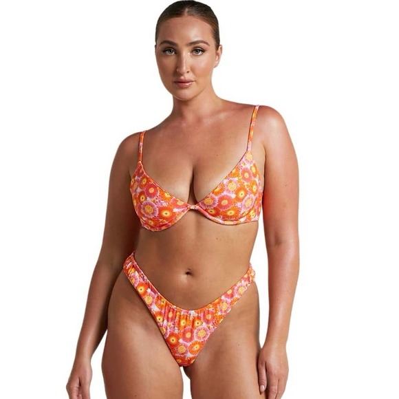 NWT VDM Swim Reversible Bikini in Gingham/Retro Daisy - Picture 2 of 16